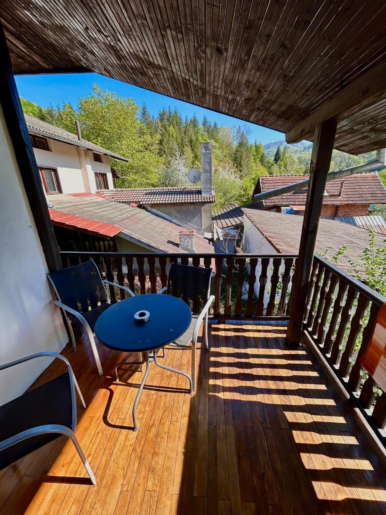 Luylyana Guesthouse Рибарица Экстерьер фото