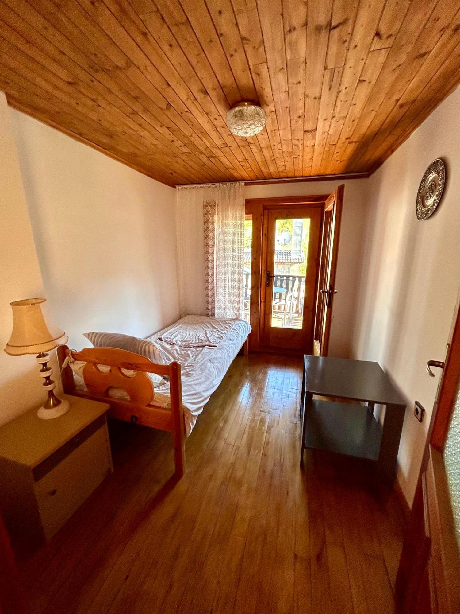 Luylyana Guesthouse Рибарица Экстерьер фото