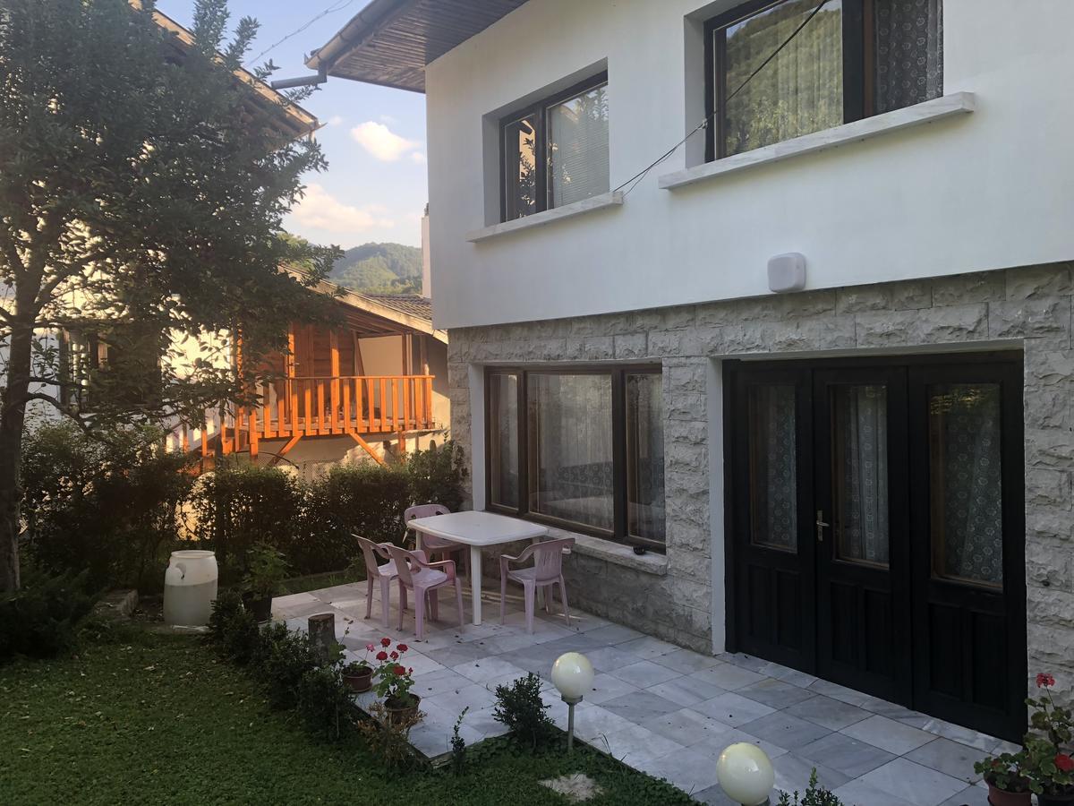 Luylyana Guesthouse Рибарица Экстерьер фото