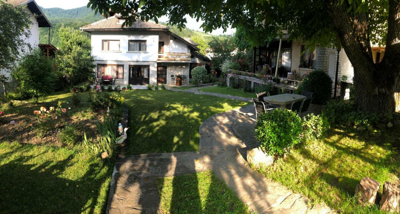 Luylyana Guesthouse Рибарица Экстерьер фото